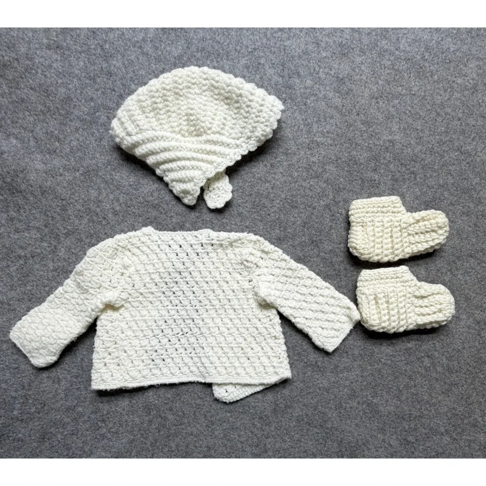 Vintage Handmade Crochet Baby Layette Set White Cardigan Bonnet Booties 0-6M